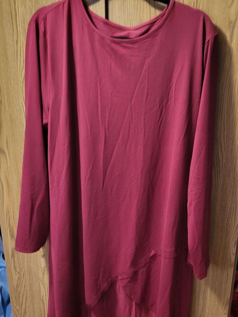 Long Sleeve Scoop Neck Tunic in Deep Raspberry